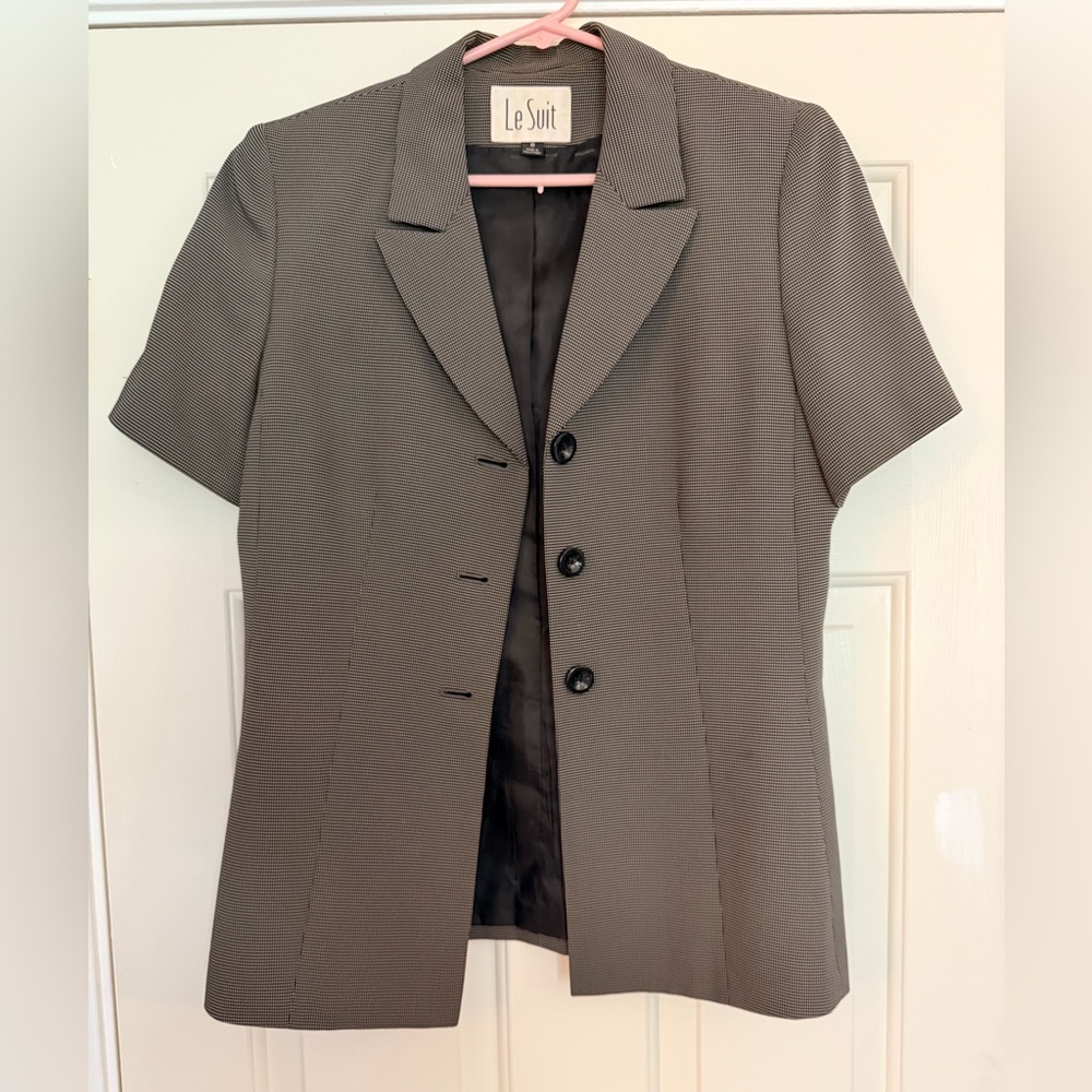 Le Suit Classic Grey Short Sleeve Blazer